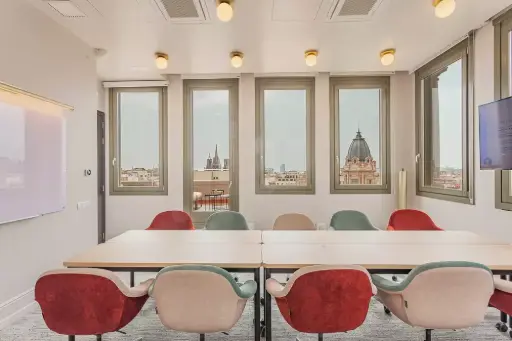 Coworking para equipos en Eixample Portal Del Angel | Officionados