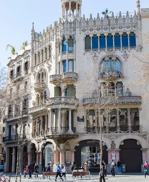 Disponibilidad inmediata coworking La Pedrera Barcelona
