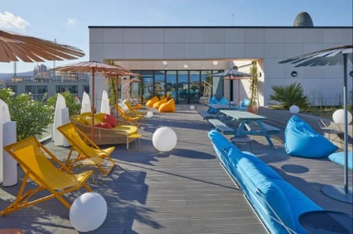 Coworking para equipos en Poblenou Sancho De Avila | Officionados