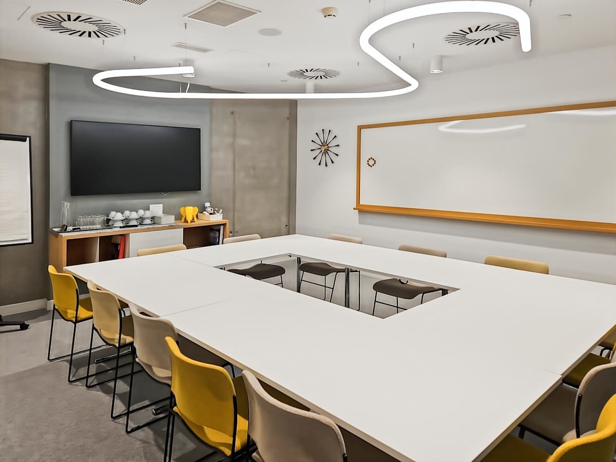 Coworking para equipos en Zona Franca | Officionados