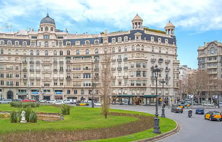 iconic business building barcelona sarria