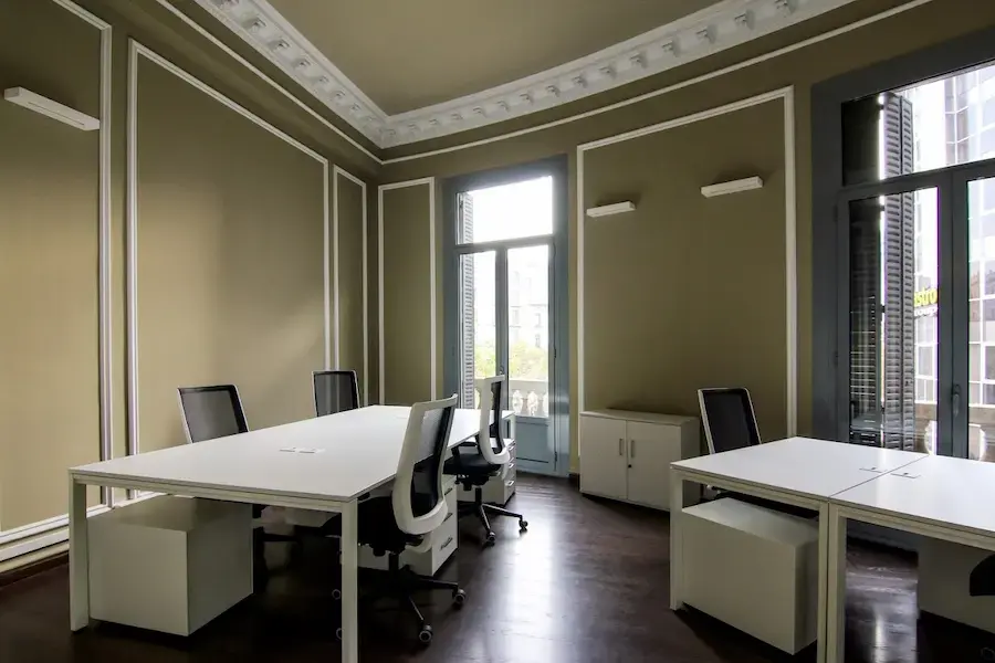 flexible plug & play office on paseo de gracia bright plug & play office with desks and chairs on paseo de gracia