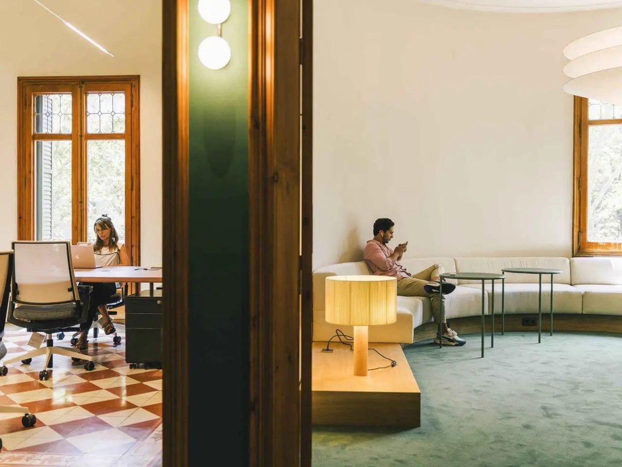 flexible plug and play office in barcelona city center