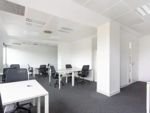 Bureau polyvalent pour travail par projet