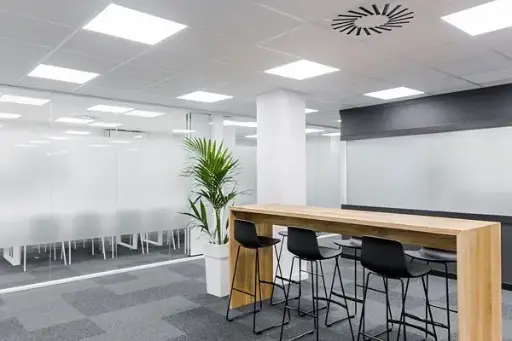 Espace coworking et réunion polyvalent