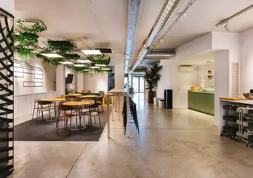 Flexible workspace marina poblenou barcelona Office with coffee corner near the beach