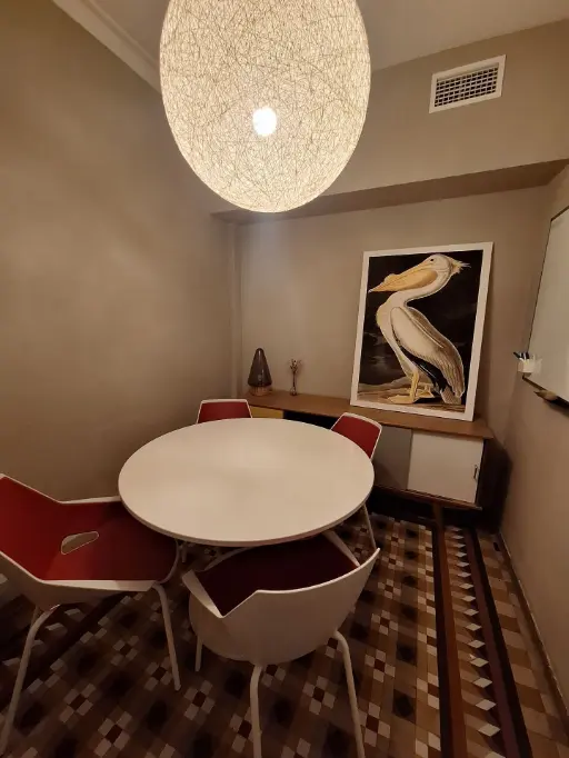 Bureau compact pour startups