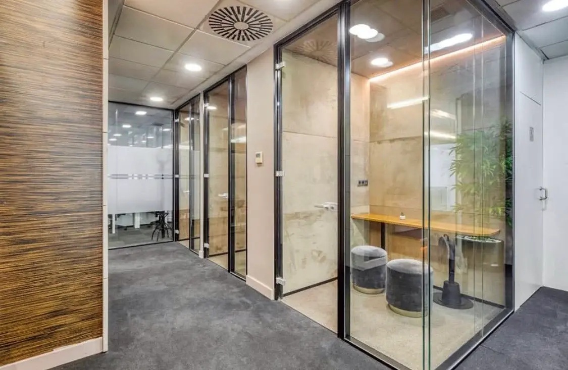 large phone booth coworking madrid cuzco