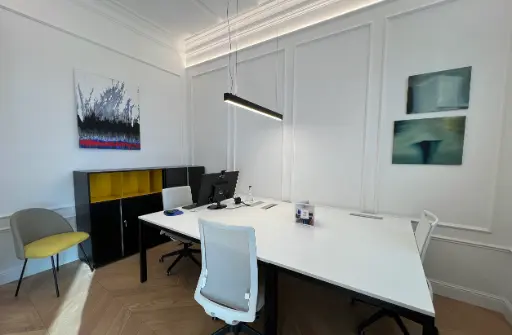 private office for three desks barcelona