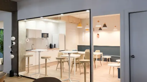 espacio de coworking con cocina kitchen bogatell 22@