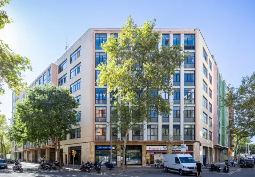 edificio de coworking en bogatell 22 arroba