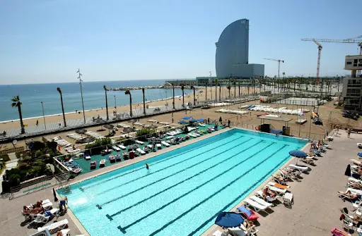 vistas de la playa de la barceloneta