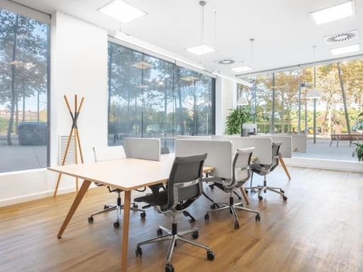 Independent office unit in Poblenou