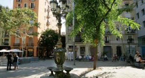 find a place with bars in poble sec
