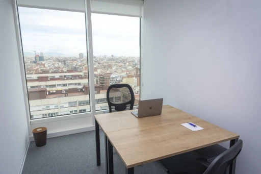 find a private office for two desks in barcelona sants